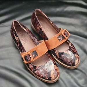 Girotti Sz 5/5.5 US Mary Jane 100% Leather Animal Print Buckle Vero cuoio Shoe
